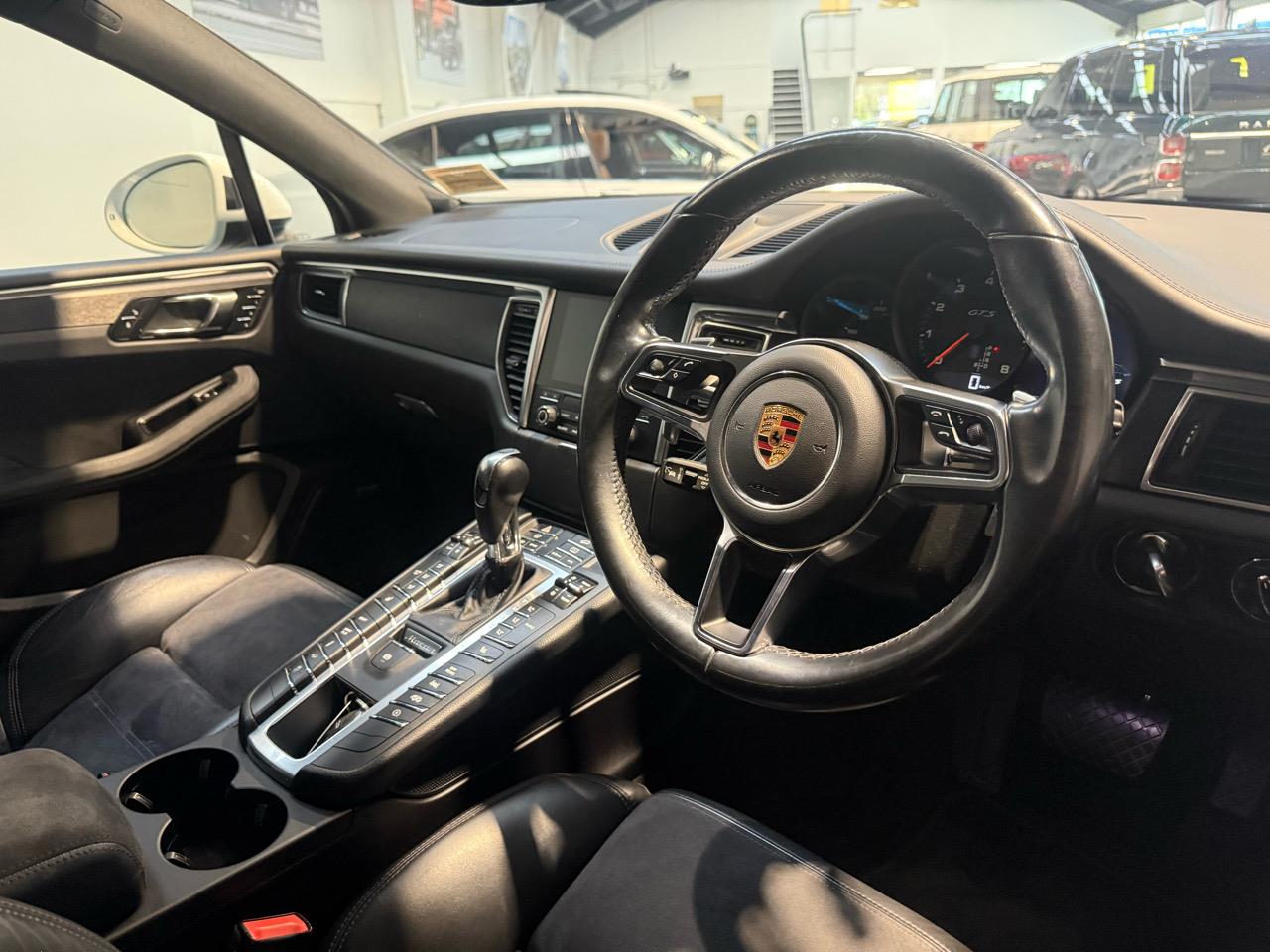 2016 Porsche Macan