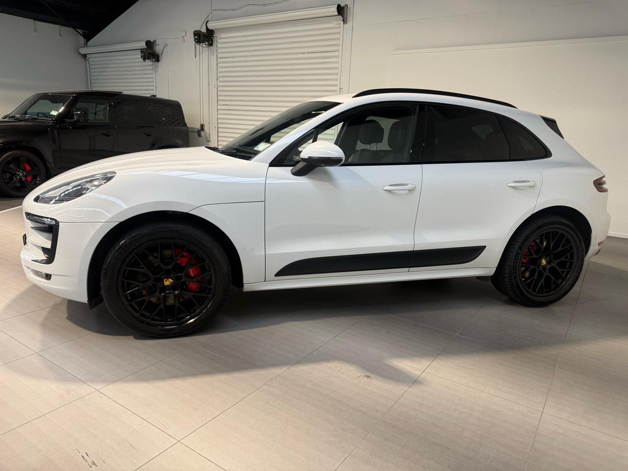 2016 Porsche Macan