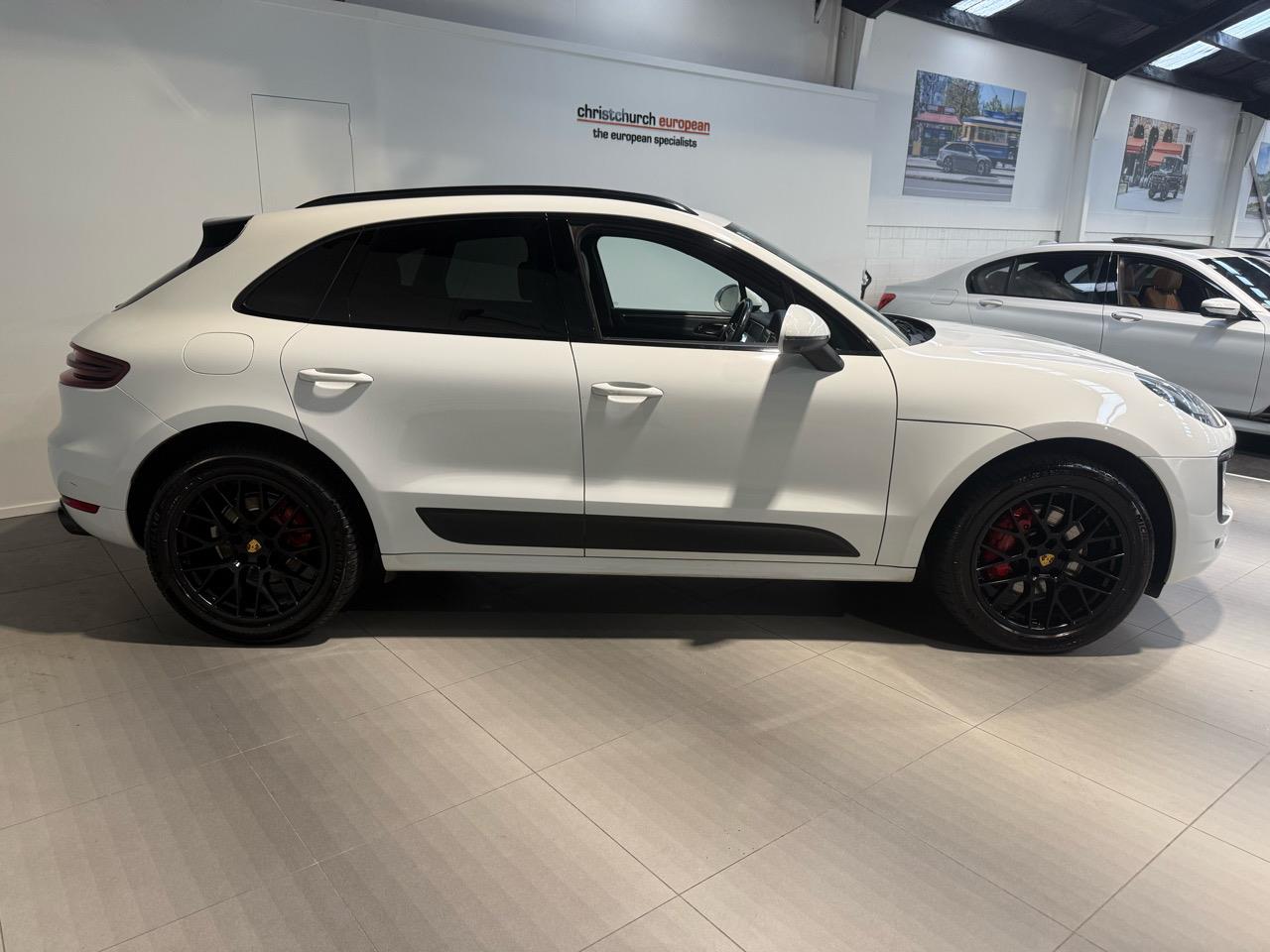 2016 Porsche Macan