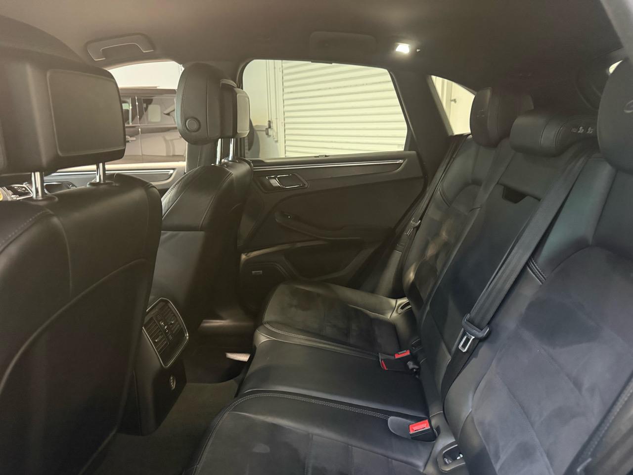2016 Porsche Macan