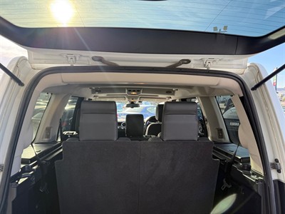 2014 Land Rover Discovery - Thumbnail