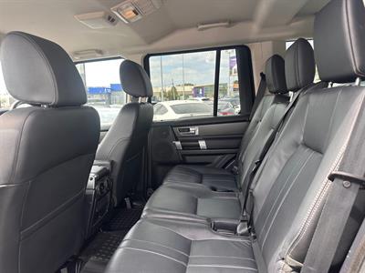 2016 Land Rover Discovery - Thumbnail
