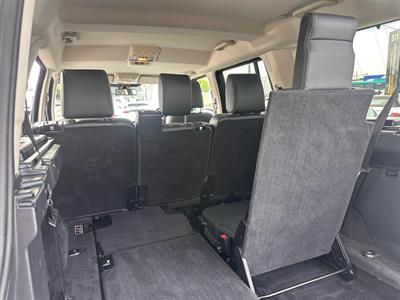 2016 Land Rover Discovery - Thumbnail