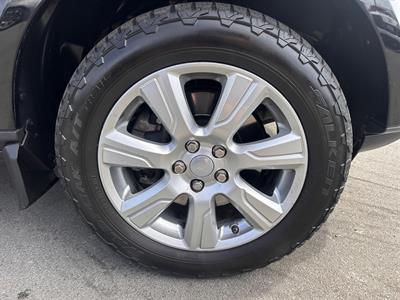 2016 Land Rover Discovery - Thumbnail