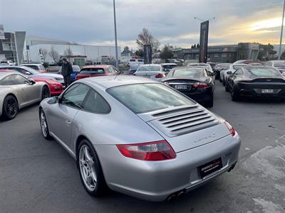 2005 Porsche 911 - Thumbnail