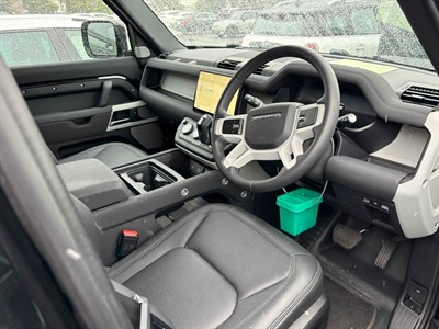 2023 Land Rover Defender - Thumbnail