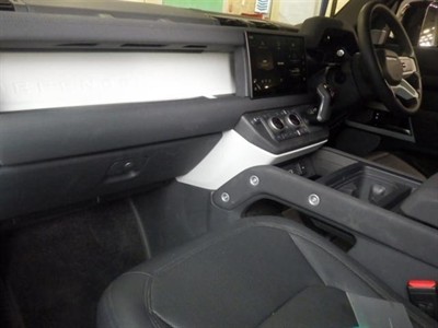 2023 Land Rover Defender - Thumbnail