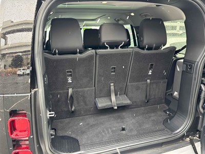 2023 Land Rover Defender - Thumbnail