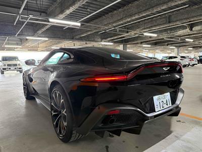 2018 Aston Martin Vantage - Thumbnail