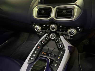 2018 Aston Martin Vantage - Thumbnail