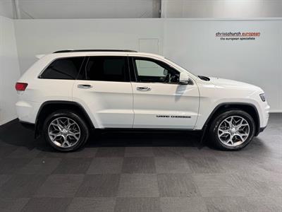 2022 Jeep Grand Cherokee - Thumbnail