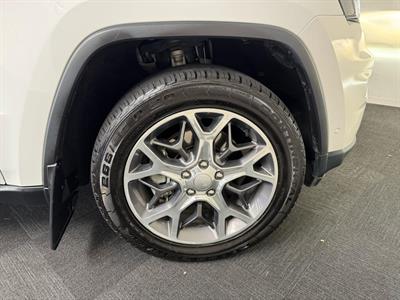 2022 Jeep Grand Cherokee - Thumbnail