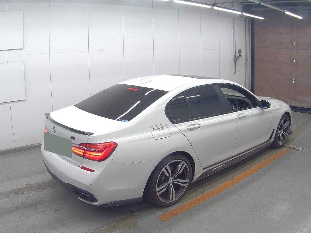 2016 BMW 740i