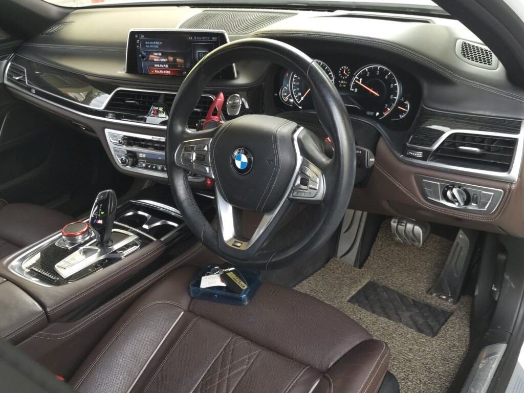 2016 BMW 740i