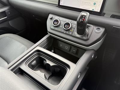 2020 Land Rover Defender - Thumbnail