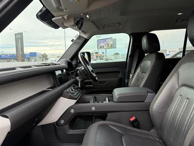 2020 Land Rover Defender - Thumbnail