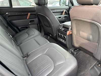 2023 Land Rover Defender - Thumbnail