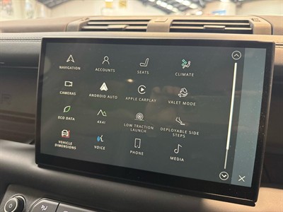 2023 Land Rover Defender - Thumbnail