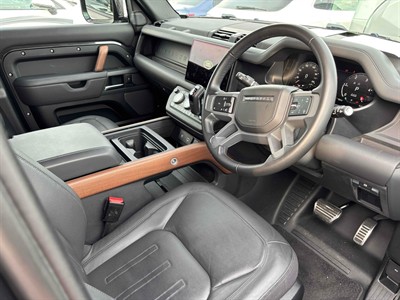 2023 Land Rover Defender - Thumbnail