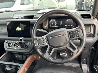 2023 Land Rover Defender - Thumbnail
