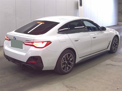 2025 BMW i4 - Thumbnail