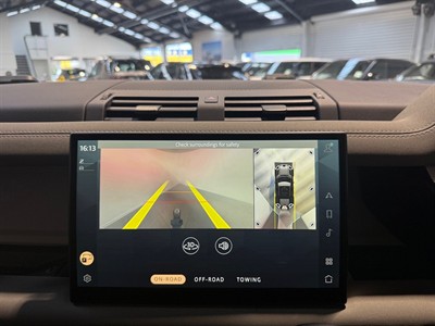 2023 Land Rover Defender - Thumbnail
