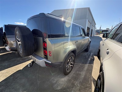 2023 Land Rover Defender - Thumbnail