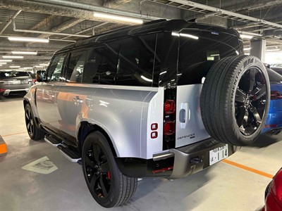 2021 Land Rover Defender - Thumbnail