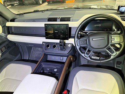 2021 Land Rover Defender - Thumbnail