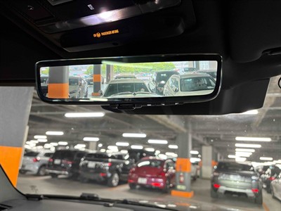 2021 Land Rover Defender - Thumbnail