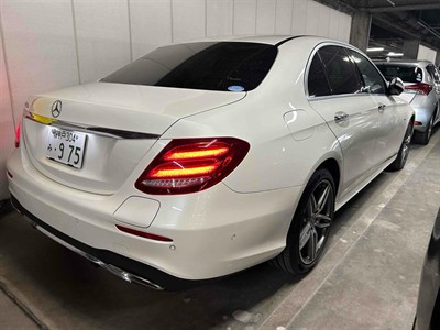 2017 Mercedes-Benz E 350 e - Thumbnail