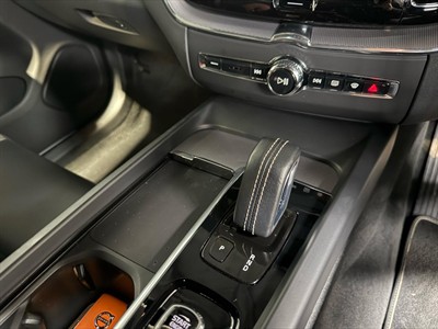 2021 Volvo XC60 - Thumbnail