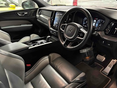 2021 Volvo XC60 - Thumbnail