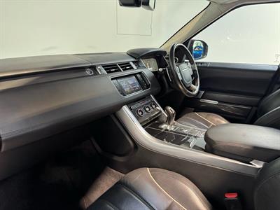 2016 Land Rover Range Rover - Thumbnail