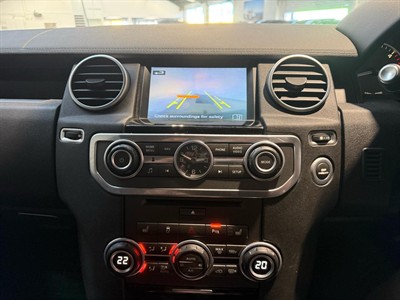 2016 Land Rover Discovery - Thumbnail