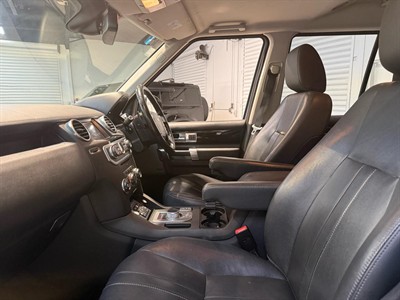 2016 Land Rover Discovery - Thumbnail