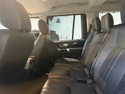 2016 Land Rover Discovery - Thumbnail