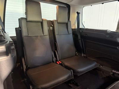 2016 Land Rover Discovery - Thumbnail