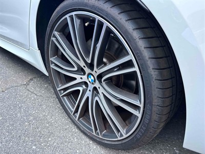 2017 BMW 530e - Thumbnail