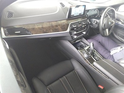 2017 BMW 530e - Thumbnail