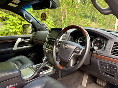 2019 Toyota Land Cruiser - Thumbnail