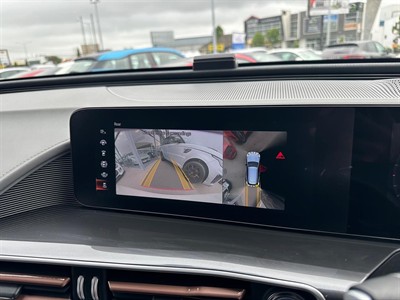 2021 Mercedes-Benz EQC - Thumbnail