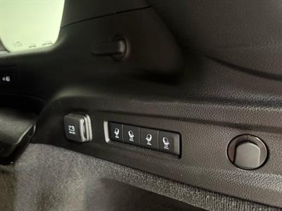 2022 Jeep Grand Cherokee - Thumbnail