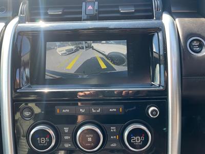 2017 Land Rover Discovery 5 - Thumbnail