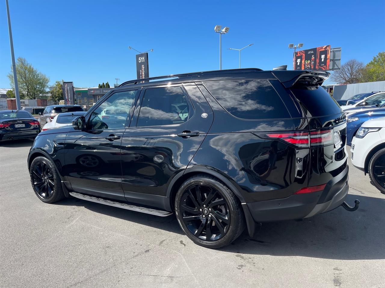 2017 Land Rover Discovery 5