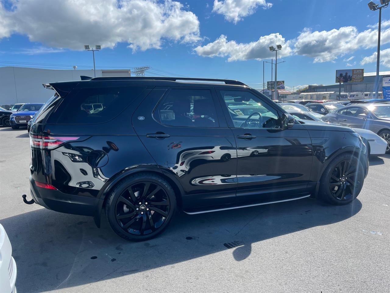 2017 Land Rover Discovery 5
