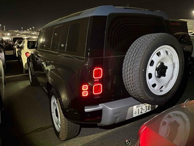 2024 Land Rover Defender - Thumbnail