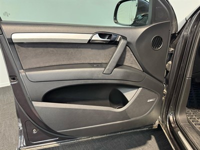 2011 Audi Q7 - Thumbnail