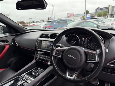 2016 Jaguar F-Pace - Thumbnail