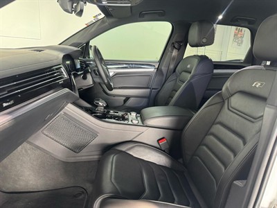 2021 Volkswagen Touareg - Thumbnail